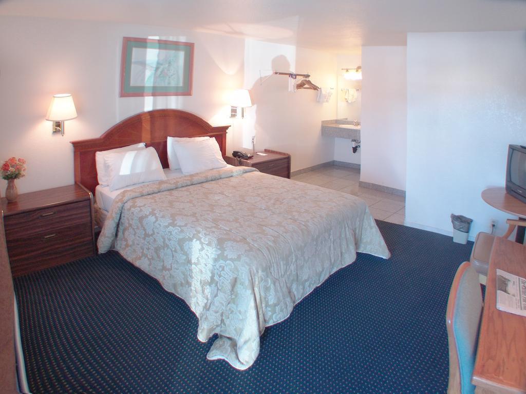 Rodeway Inn Near Downtown モントレー エクステリア 写真