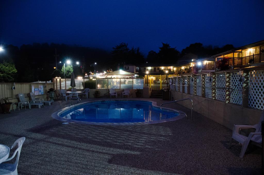 Rodeway Inn Near Downtown モントレー エクステリア 写真